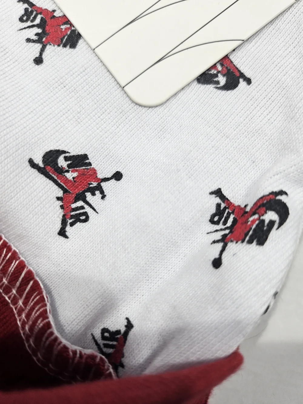 NIKE AIR JORDAN NEWBORN BABY BOYS 0-6M BEANIE HAT BOOTIES SOCKS 2-PIECE SET RED